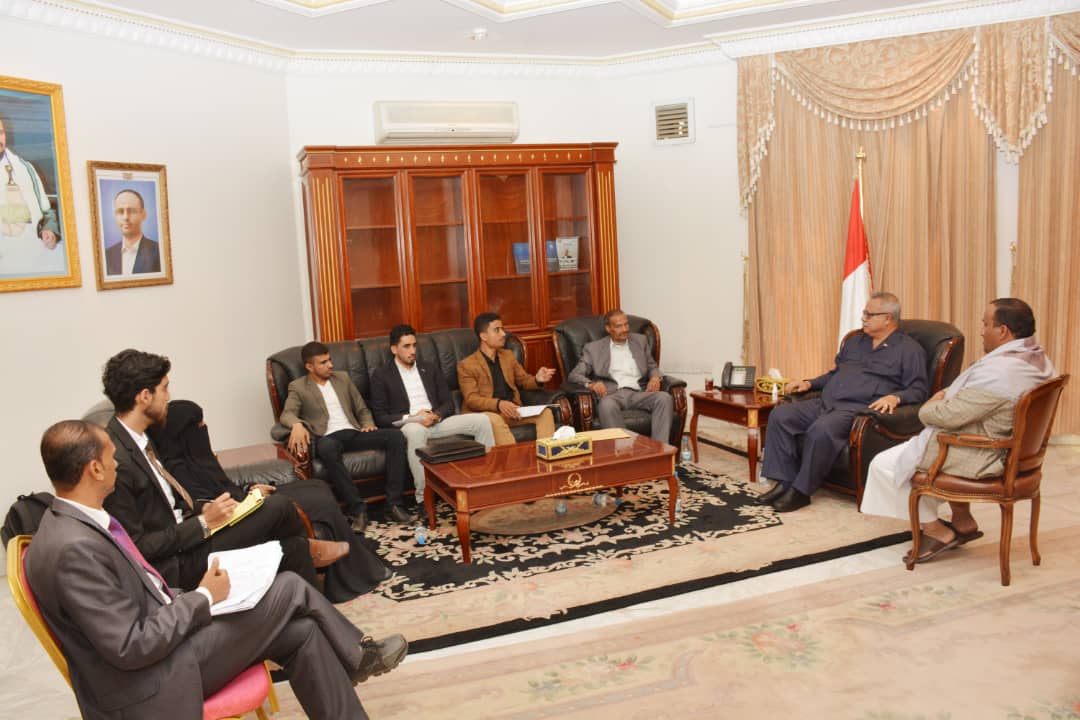 رئيس الوزراء يلتقي برلمان الشباب اليمني