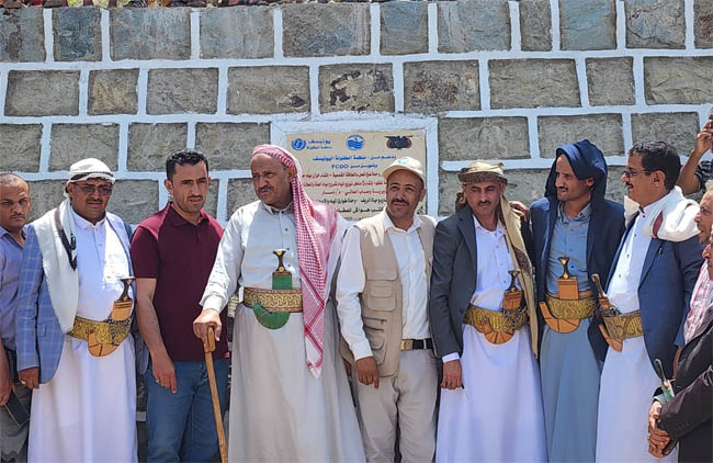 عضو مجلس النواب الناحية يشيد بجهود فرع هيئة مياه الريف في تنفيذ مشروع مياه الحلة في وصاب العالي بذمار