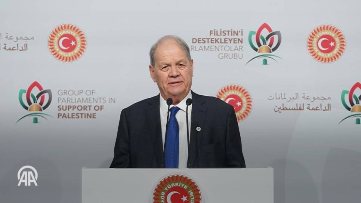 رئيس المجلس الوطني التشريعي الفلسطيني\\\" يدين اقتحام رئيس مجلس النواب الأمريكي للحرم الإبراهيمي