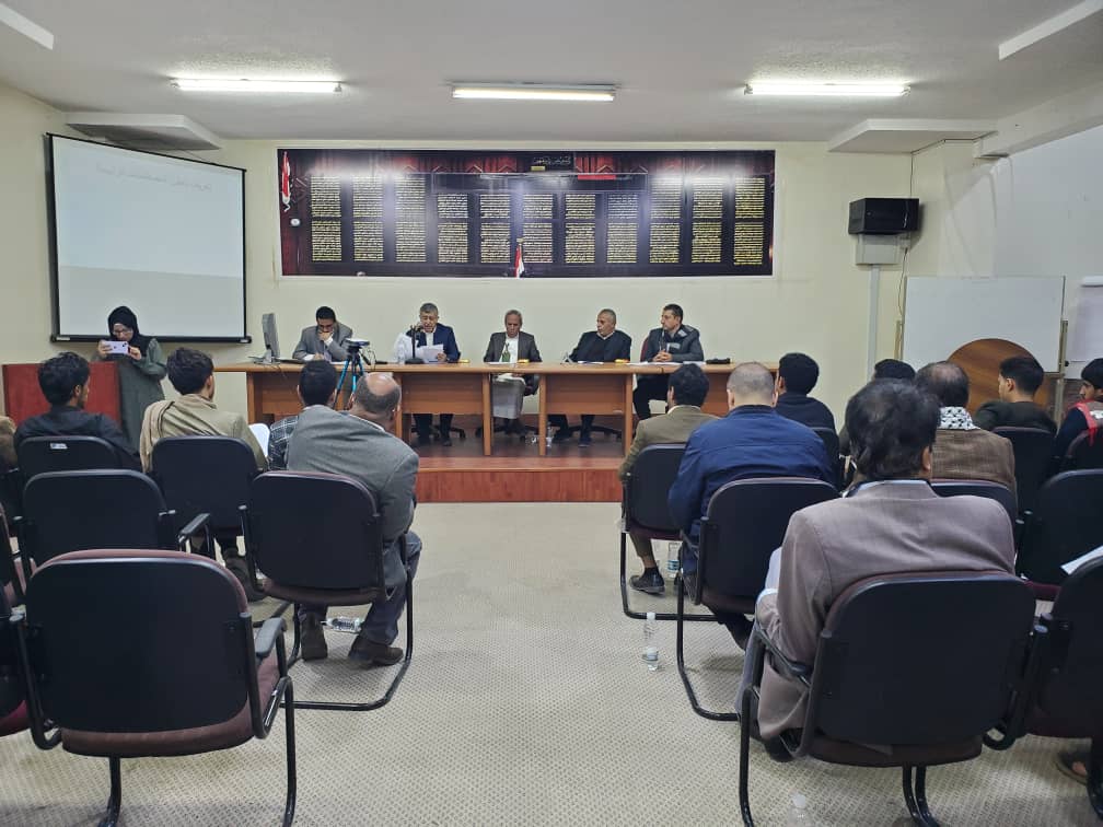 الأمانة العامة تنظم زيارة لطلاب جامعة سبأ للاطلاع على التجربة البرلمانية ومراحل سن التشريعات.