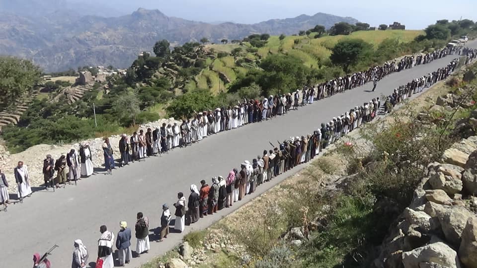 يتقدمه عضو مجلس النواب البرعي موكب تشييع جثمان الشهيد الضبيبي  في مديرية برع بالحديدة 